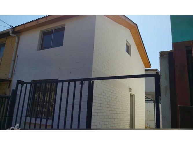 Casa 2D buena ubicación en Villa alemana