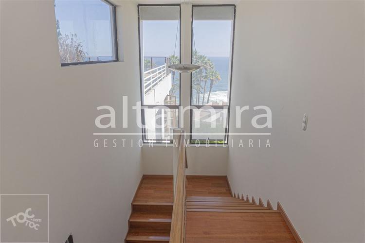 CASA EN AV. ARTURO PRAT - VISTA MAR