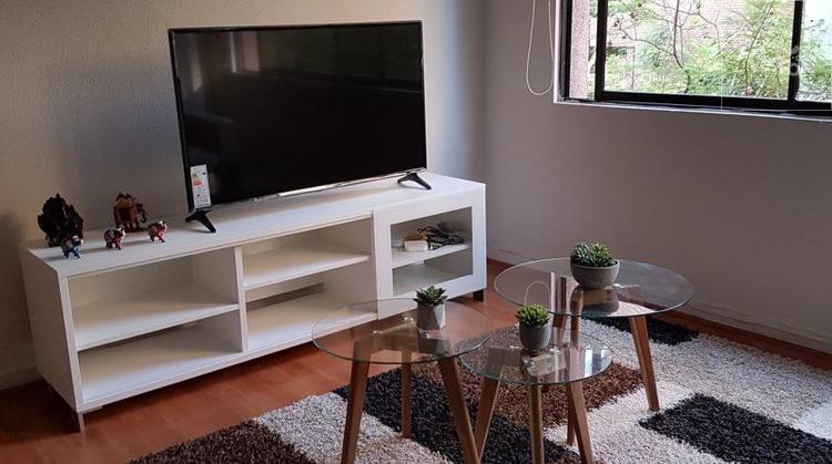 Arriendo depto. 2 dormitorios+dormitorio y baño de servicio. Calle Luz con Riesco.