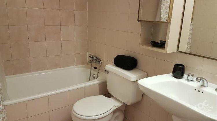 Arriendo depto. 2 dormitorios+dormitorio y baño de servicio. Calle Luz con Riesco.