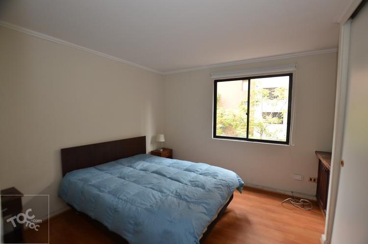 Arriendo depto. 2 dormitorios+dormitorio y baño de servicio. Calle Luz con Riesco.