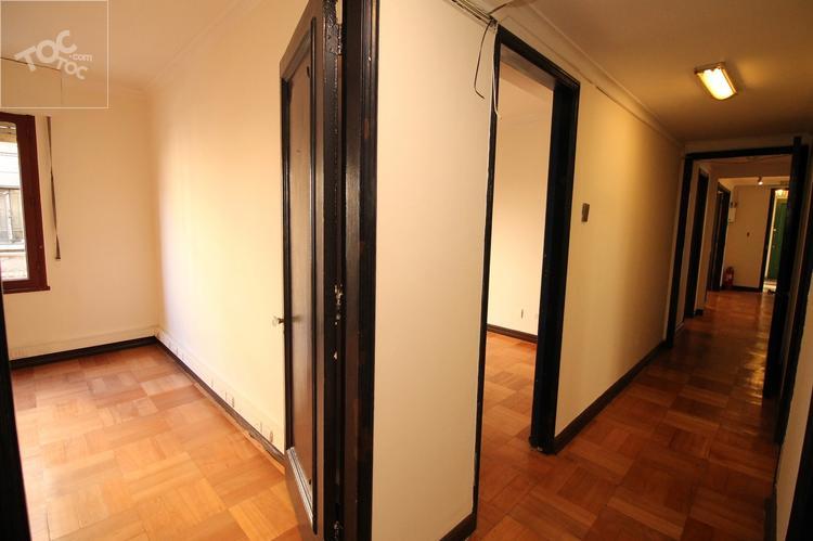 Oficina o Departamento enorme en metro Salvador