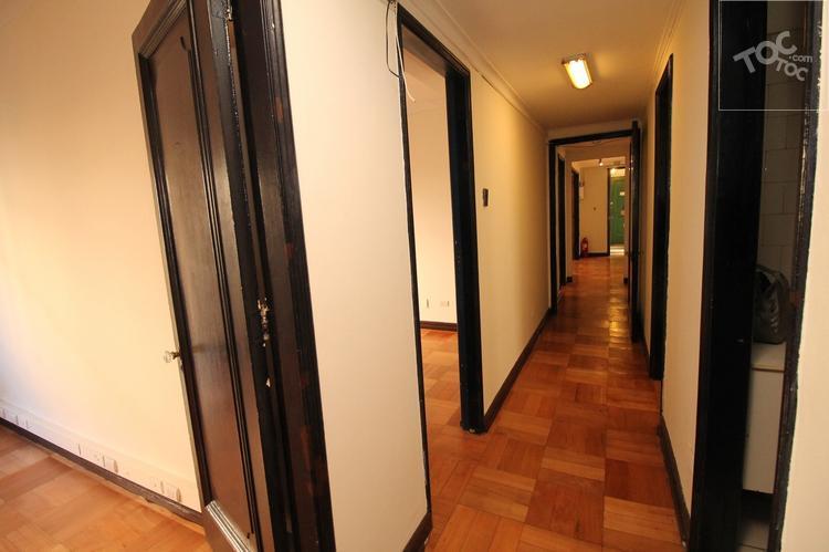 Oficina o Departamento enorme en metro Salvador
