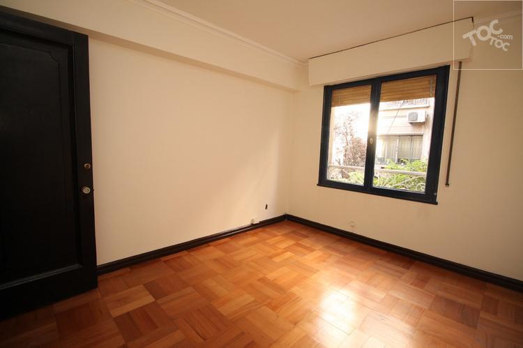 Oficina o Departamento enorme en metro Salvador