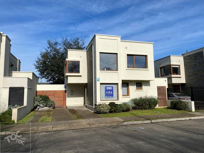 Vendo Amplia Casa Barrio Cumbres del Sur