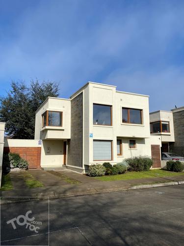 Vendo Amplia Casa Barrio Cumbres del Sur