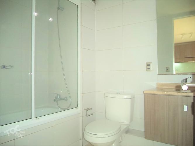 ARRIENDO METRO SANTA LUCIA / SARA DEL CAMPO / CARMEN