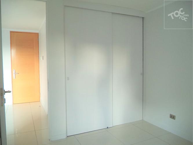 ARRIENDO METRO SANTA LUCIA / SARA DEL CAMPO / CARMEN