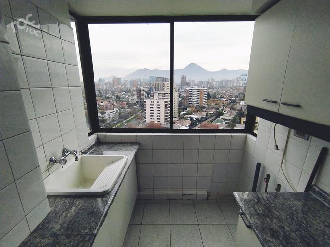 SE ARRIENDA AMPLIO DEPTO 4 DORM. - 4 BAÑOS + 2 ESTAC - MANQUEHUE/COLON