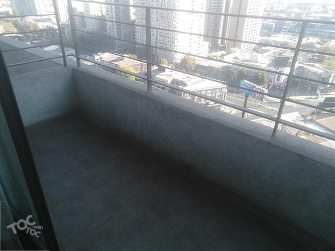 Metro Irarrazabal - Amplio 1D + 1 B + estacionamiento