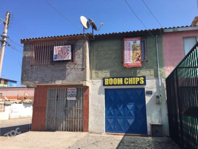 Casa con Local / Los Alamos Hospicio