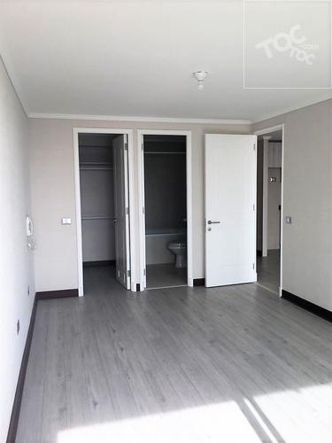 La Concepción 7633, METRO VICENTE VALDES