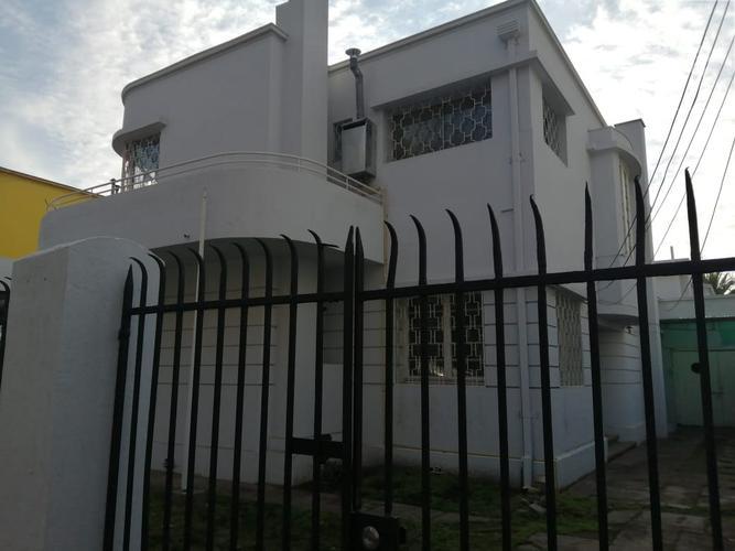 ESPECTACULAR CASA EN PLENO BARRIO ITALIA