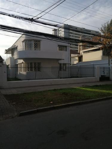 ESPECTACULAR CASA EN PLENO BARRIO ITALIA