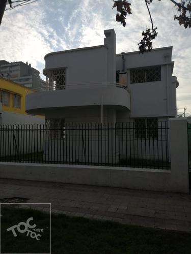 ESPECTACULAR CASA EN PLENO BARRIO ITALIA