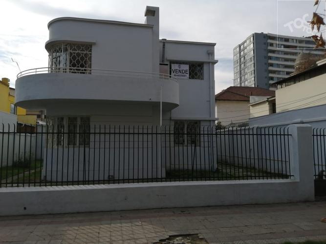 ESPECTACULAR CASA EN PLENO BARRIO ITALIA