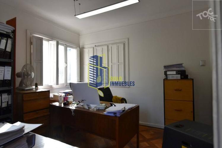 CASA CON USO COMERCIAL AV. IRARRAZABAL/METRO CHILE ESPAÑA
