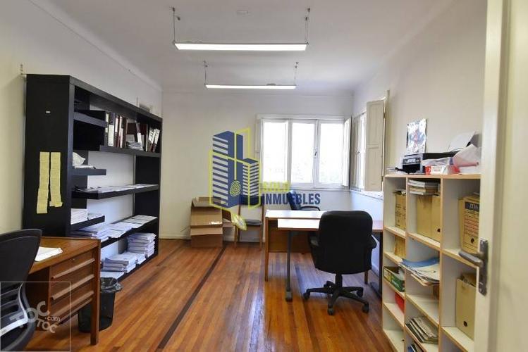 CASA CON USO COMERCIAL AV. IRARRAZABAL/METRO CHILE ESPAÑA