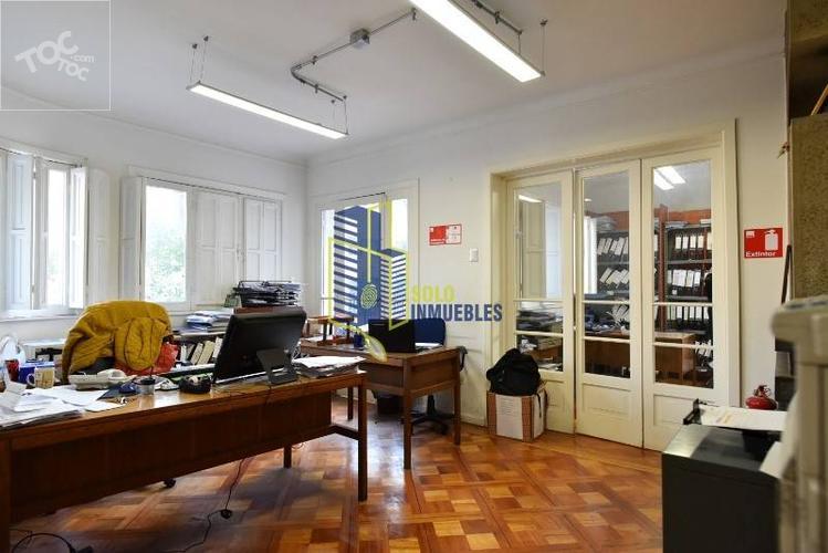 CASA CON USO COMERCIAL AV. IRARRAZABAL/METRO CHILE ESPAÑA
