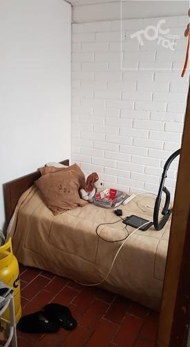 Casa 3 dormitorios, 1 baño, 2 estacionamientos, cerca Mall Plaza Tobalaba