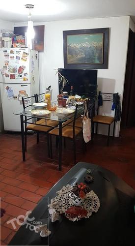 Casa 3 dormitorios, 1 baño, 2 estacionamientos, cerca Mall Plaza Tobalaba