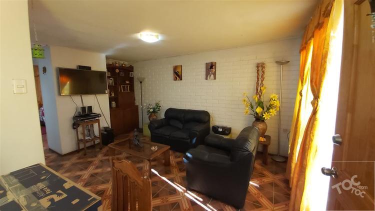 Casa en Venta 3D- 1B a cuadras del metro Elisa Correa