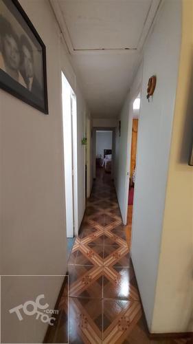 Casa en Venta 3D- 1B a cuadras del metro Elisa Correa