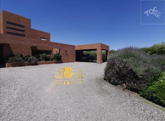 Condominio El Algarrobal 2 de Chicureo Colina