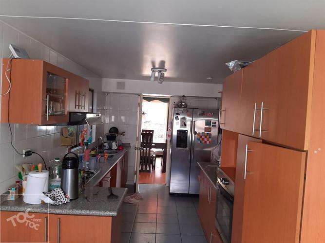 CASA 4 DORMITORIOS PEÑALOLEN