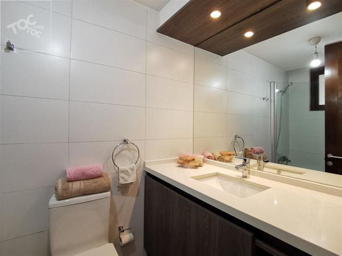 Townhouse / Av. Del Valle