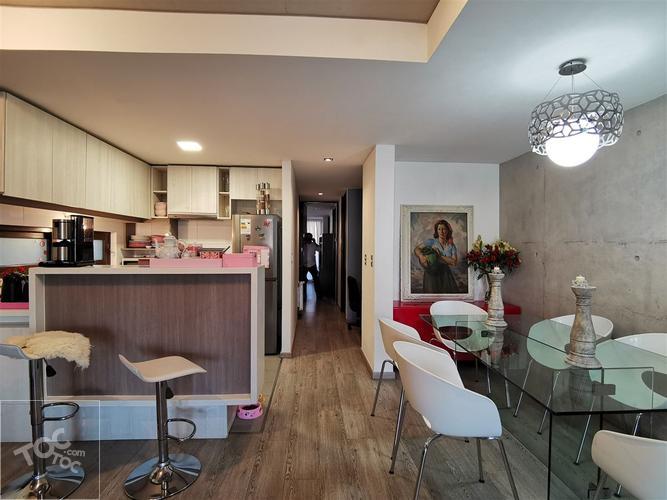 Townhouse / Av. Del Valle