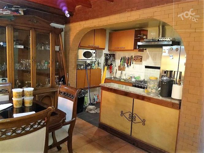 Casa de 2 pisos en Vivaceta