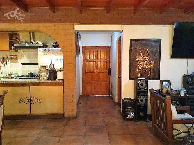 Casa de 2 pisos en Vivaceta
