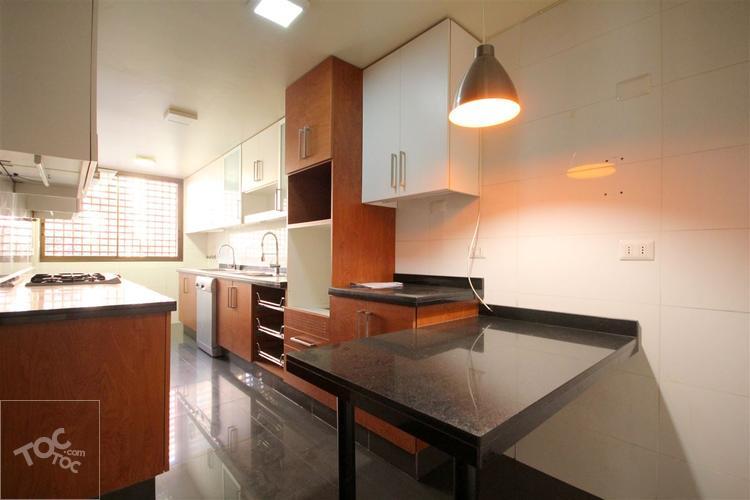 Colegio Dunalastair / Valle Alegre