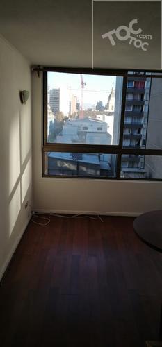 ARRIENDO DEPARTAMENTO EN PISO 8 DE 1D 1B DE 26 M2 APROX VISTA SUR PONIENTE A DOS CUADRAS DEL METRO ESTACIÓN SANTA ANA EN SANTIAGO CENTRO / DISPONIBLE
