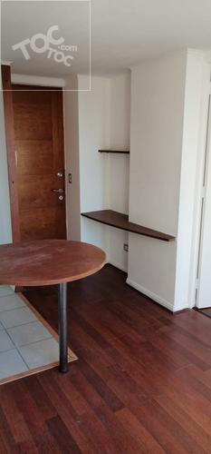 ARRIENDO DEPARTAMENTO EN PISO 8 DE 1D 1B DE 26 M2 APROX VISTA SUR PONIENTE A DOS CUADRAS DEL METRO ESTACIÓN SANTA ANA EN SANTIAGO CENTRO / DISPONIBLE