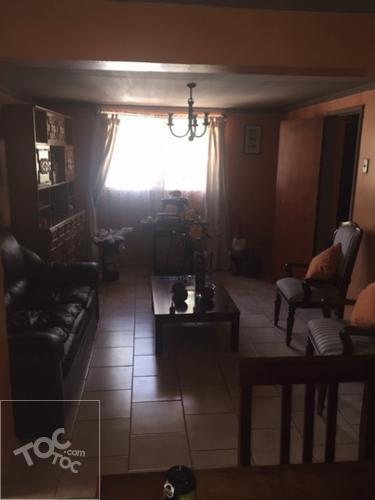 VENDO CASA ESQUINA EN QUINTA NORMAL