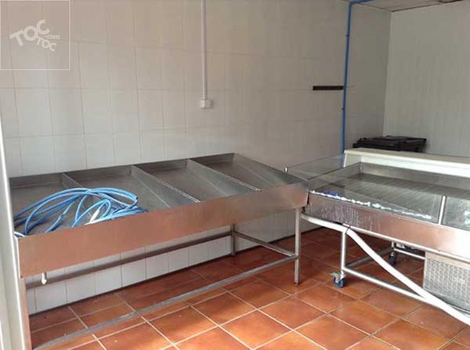 CASA CON LOCALES COMERCIALES EN RENCA