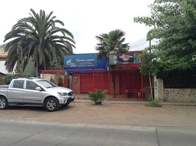 CASA CON LOCALES COMERCIALES EN RENCA