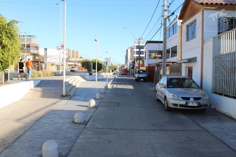 Casa en Avenida Angamos, excelente ubicación