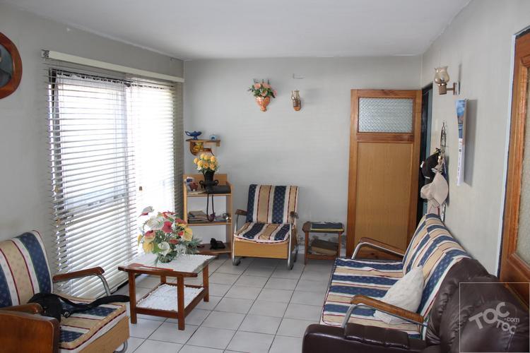 Casa en Avenida Angamos, excelente ubicación