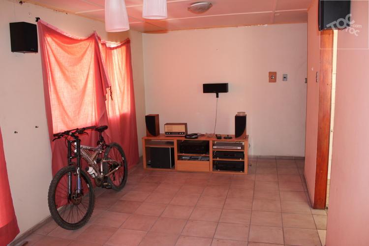 Casa en Avenida Angamos, excelente ubicación