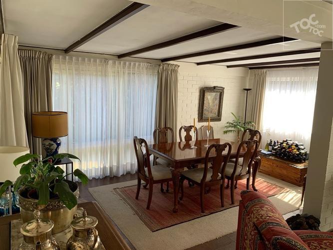 Apoquindo / Chesterton, Los Dominicos, Las Condes
