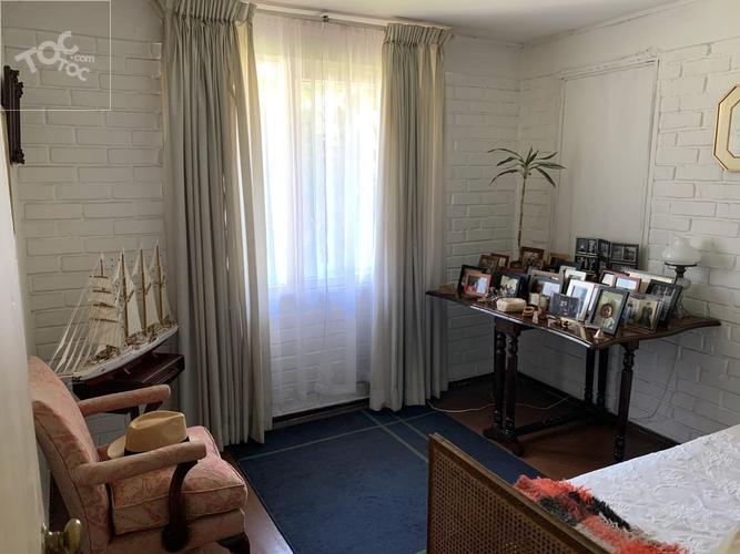Apoquindo / Chesterton, Los Dominicos, Las Condes