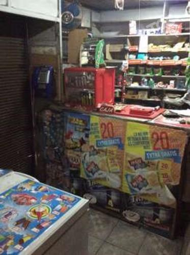 Casa esquina en buen estado, con pequeño bazar en funcionamiento, Maipú.