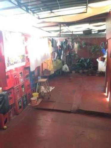 Casa esquina en buen estado, con pequeño bazar en funcionamiento, Maipú.