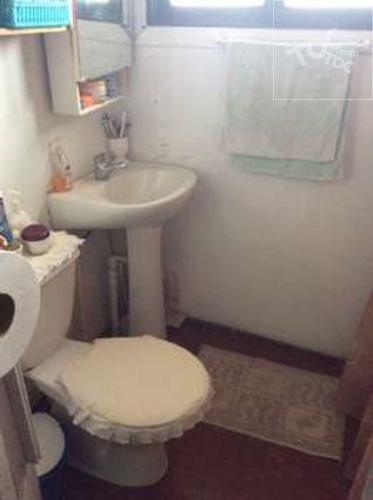 Casa esquina en buen estado, con pequeño bazar en funcionamiento, Maipú.