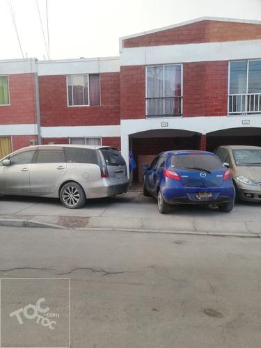 Casa en Condominio Agua Santa, Alto Hospicio.