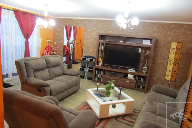 Casa esquinera en Condominio Laguna Norte/2 pisos, 3 dormitorios, 3 baños/ 4 estacionamientos