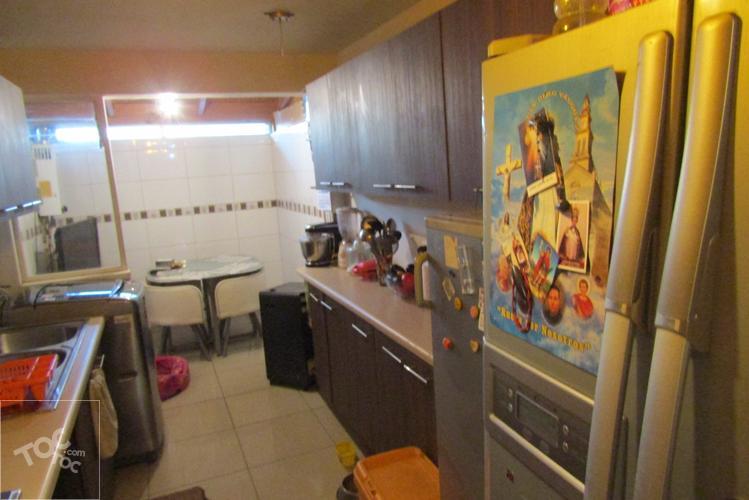 Casa esquinera en Condominio Laguna Norte/2 pisos, 3 dormitorios, 3 baños/ 4 estacionamientos